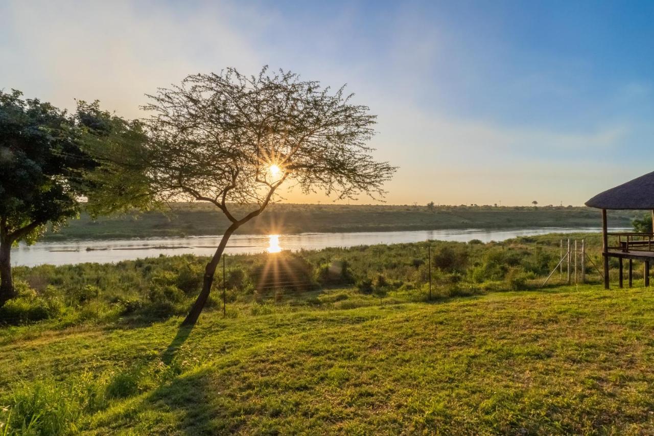 Crocodile Bridge Safari Lodge Komatipoort Bagian luar foto